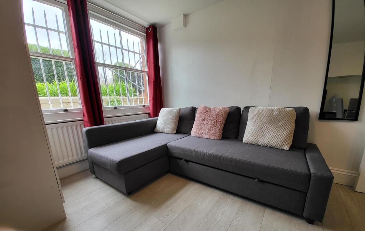 Cosy Apartment By Clapham South Underground! 런던 외부 사진