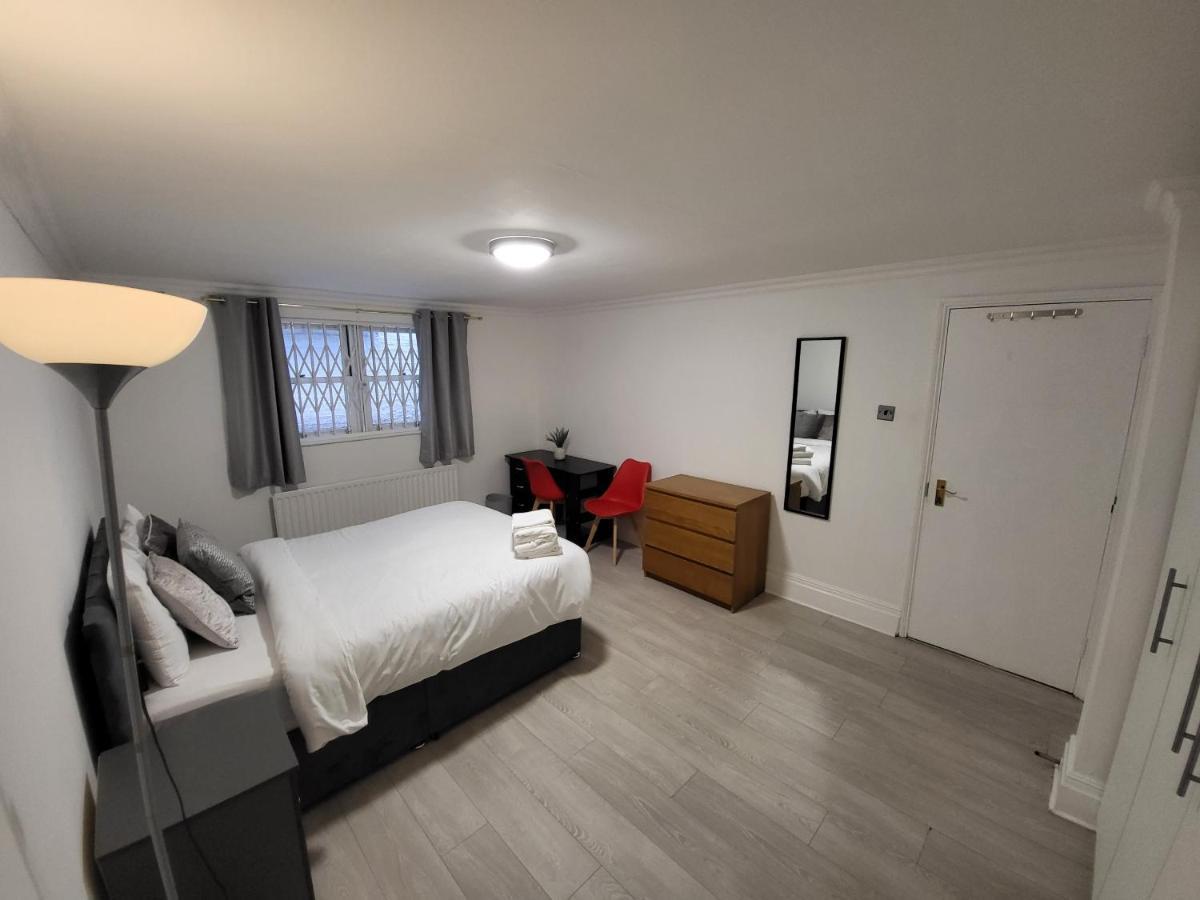 Cosy Apartment By Clapham South Underground! 런던 외부 사진