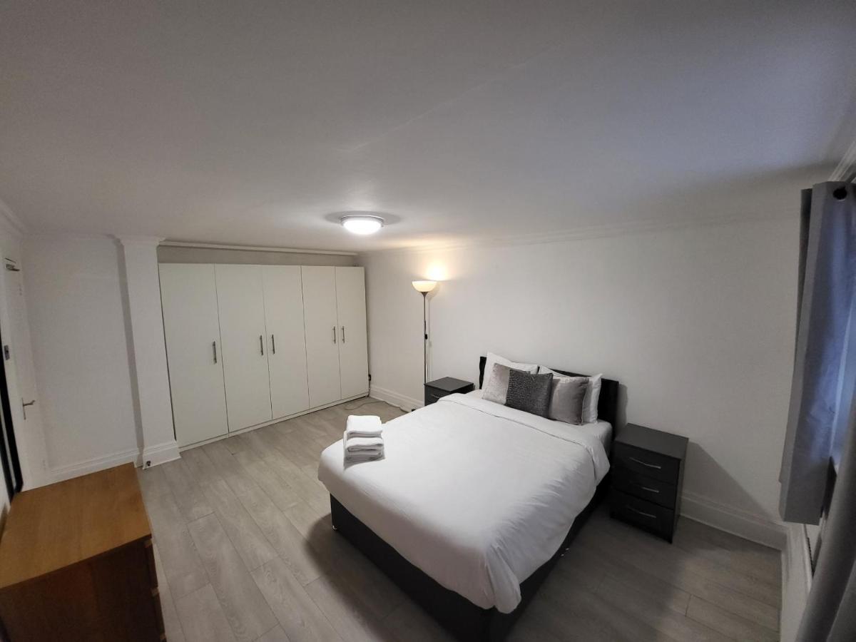 Cosy Apartment By Clapham South Underground! 런던 외부 사진