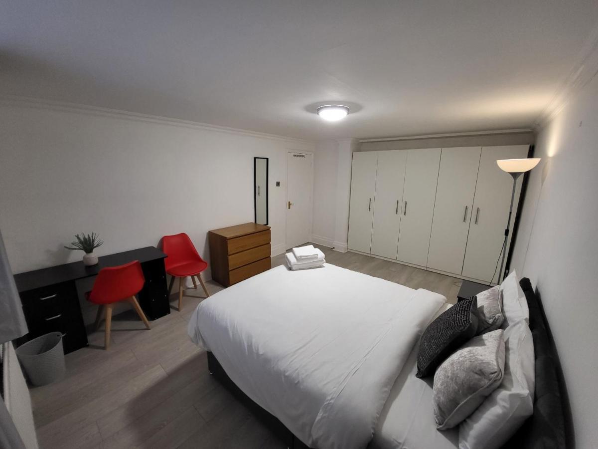 Cosy Apartment By Clapham South Underground! 런던 외부 사진